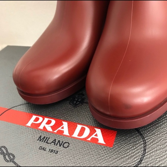 Red Prada Rain Boots Size 7 - Picture 4 of 10